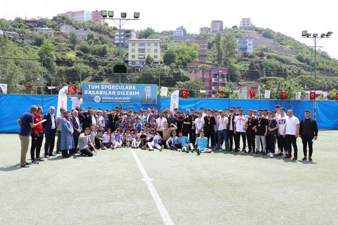 akcaabatta-liseler-arasi-futbol-turnuvasi-sona-erdi-26.jpg