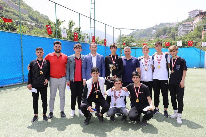 akcaabatta-liseler-arasi-futbol-turnuvasi-sona-erdi-27.jpg