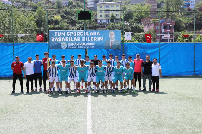 akcaabatta-liseler-arasi-futbol-turnuvasi-sona-erdi-4.jpg