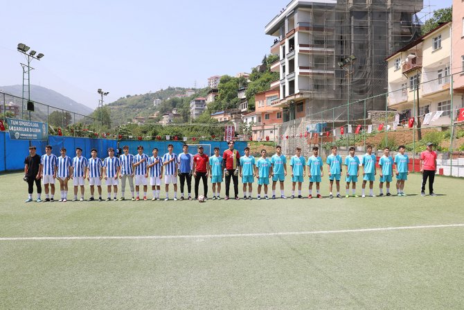 akcaabatta-liseler-arasi-futbol-turnuvasi-sona-erdi-6.jpg