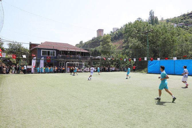 akcaabatta-liseler-arasi-futbol-turnuvasi-sona-erdi-8.jpg