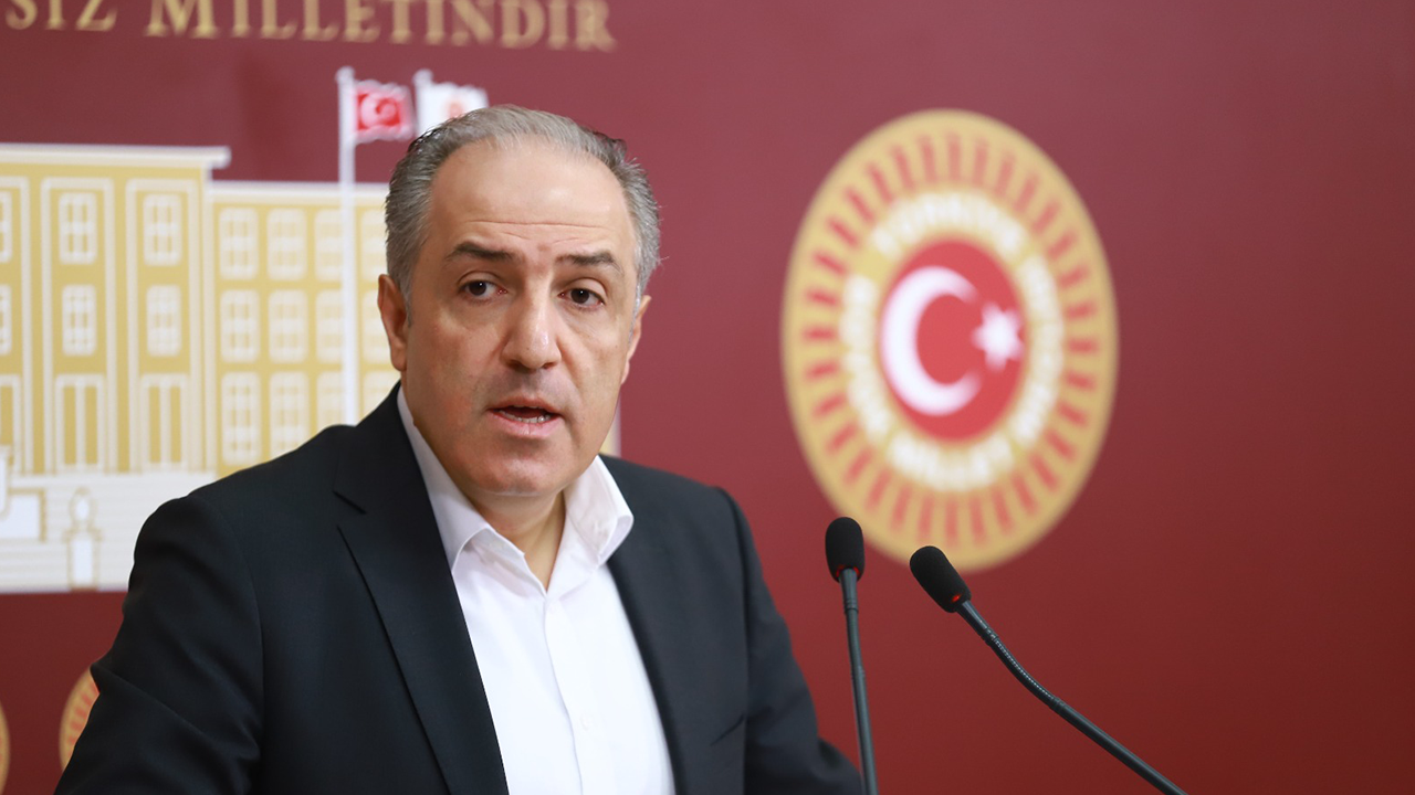 Mustafa Yeneroğlu Yaklaşan AYM Üye Seçimini Yorumladı - Akçaabat'ın Tarafsız, İlkeli, Objektif İnternet Haber Sitesi