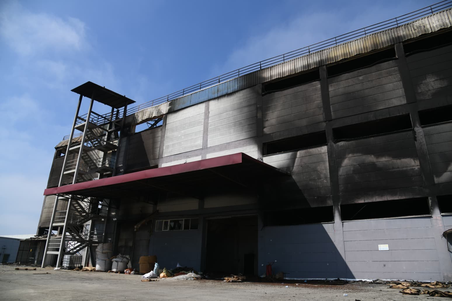 "BAKAN URALOĞLU VE BAŞKAN GENÇ’TEN YANAN FABRİKAYA ZİYARET"