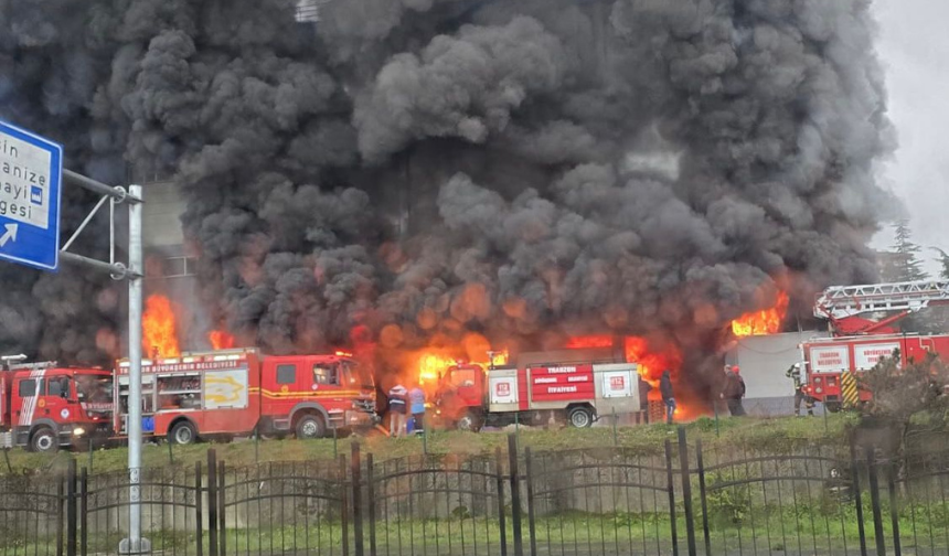 "BÜYÜKŞEHİR’DEN ARSİN OSB’DEKİ YANGINA HIZLI MÜDAHALE"