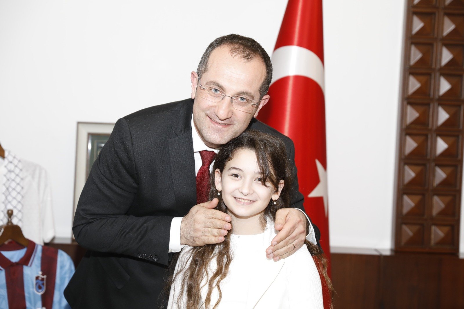 "DÜNYA ŞAMPİYONU LİNA SAKA, BAŞKAN OSMAN NURİ EKİM’İN MİSAFİRİ OLDU"