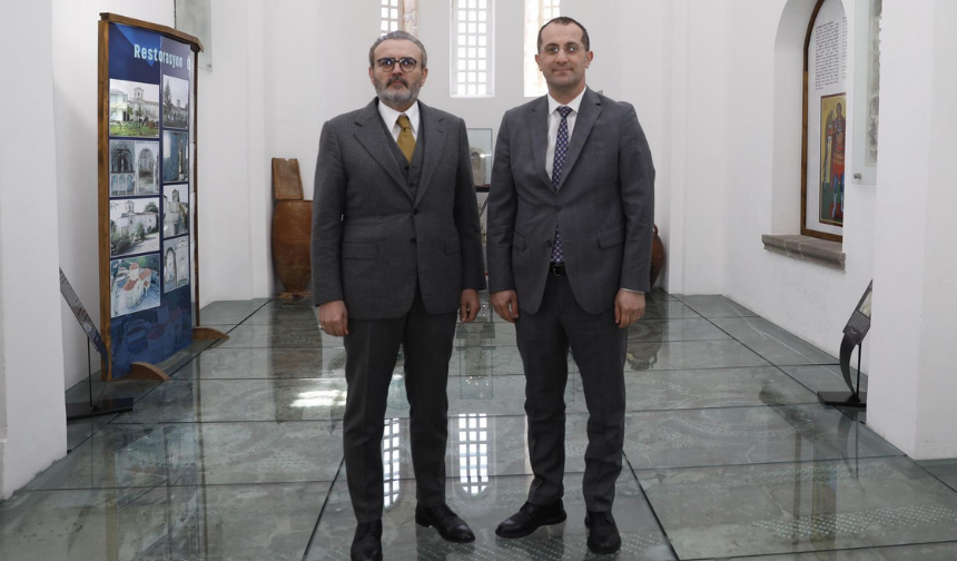 "BAŞKAN EKİM, MAHİR ÜNAL’I TARİHİ ORTAMAHALLE’DE AĞIRLADI"