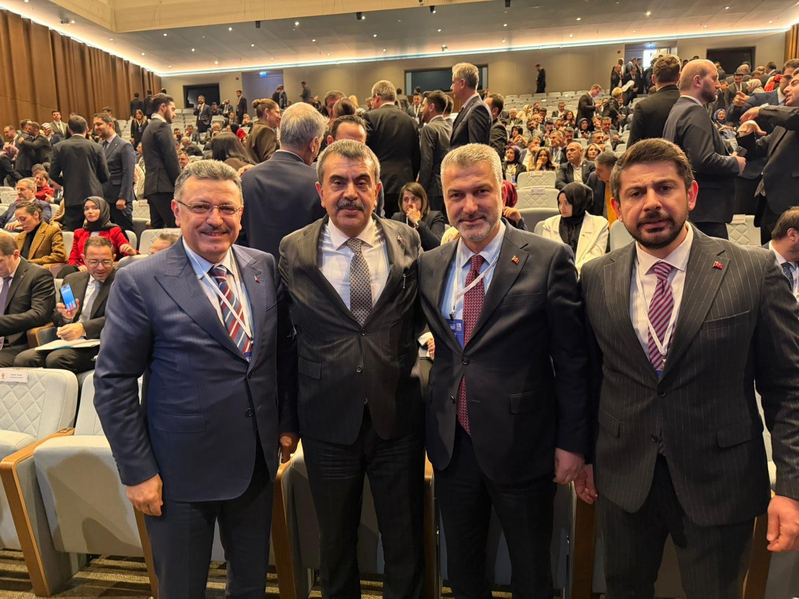 "BAŞKAN GENÇ, AK PARTİ TRABZON TEŞKİLATINI TEBRİK ETTİ"