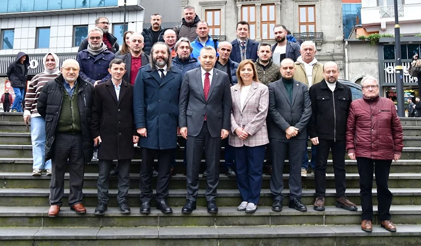 “VALİ TAHİR ŞAHİN’DEN TRABZON GAZETECİLER CEMİYETİNE İADE-İ ZİYARET”