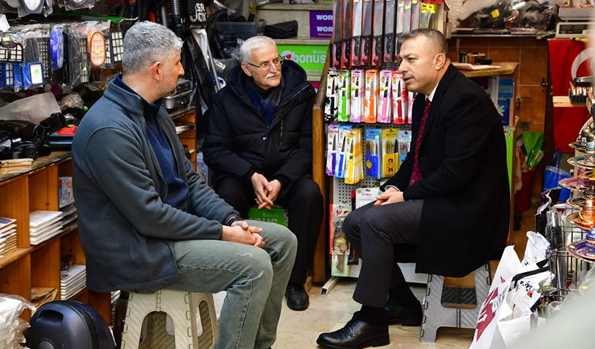 "VALİ TAHİR ŞAHİN, KUNDURACILAR CADDESİ VE KEMERALTI ÇARŞISI’NDA ESNAFLARIMIZI ZİYARET ETTİ"