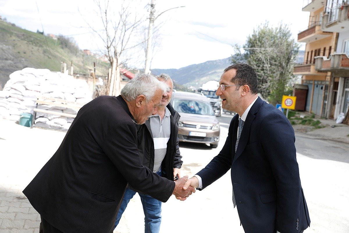 "BAŞKAN GENÇ VE BAŞKAN EKİM IŞIKLAR MAHALLESİ’NDE VATANDAŞLARLA BULUŞTU"