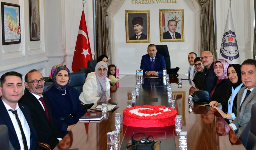 “KÜTÜPHANELER HAFTASI KAPSAMINDA VALİ TAHİR ŞAHİN’E ZİYARET”