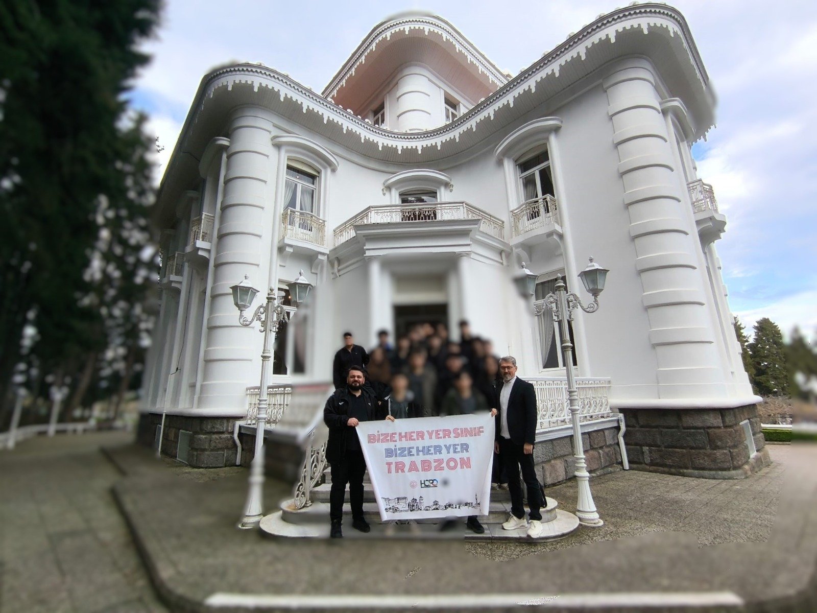 "BİZE HER YER SINIF: ÖĞRENCİLER TARİHİ TRABZON’DA YAŞAYARAK ÖĞRENİYOR"