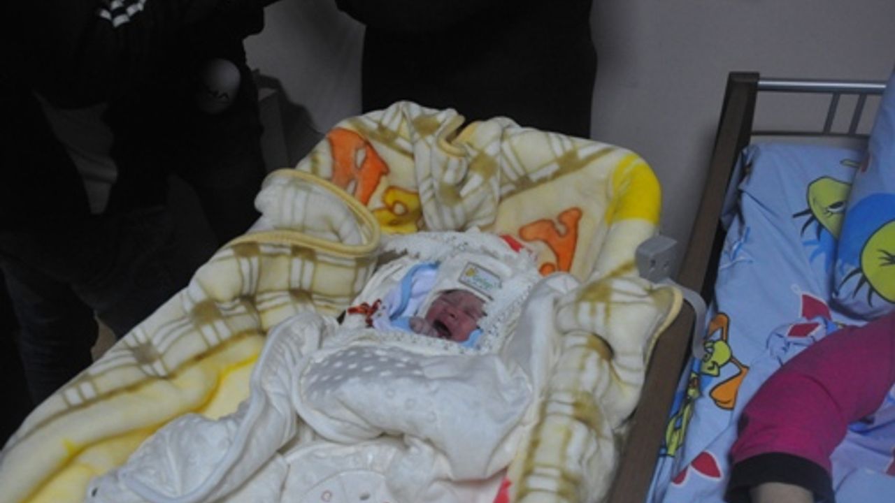 Trabzon'da Yılın İlk Bebeği "Duhan" Bebek