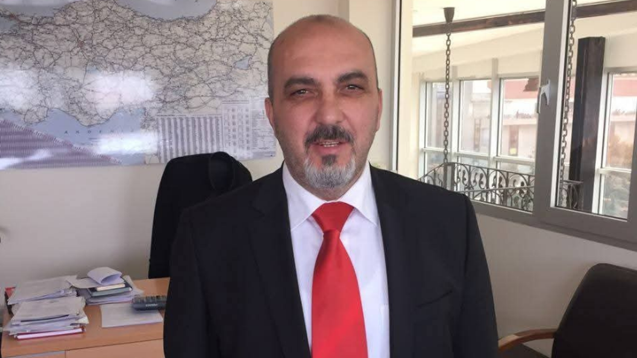 "CHP OF'TA OLAYLI KONGRE SONRASI YÖNETİM KURULUNDA İSTİFA DEPREMİ"