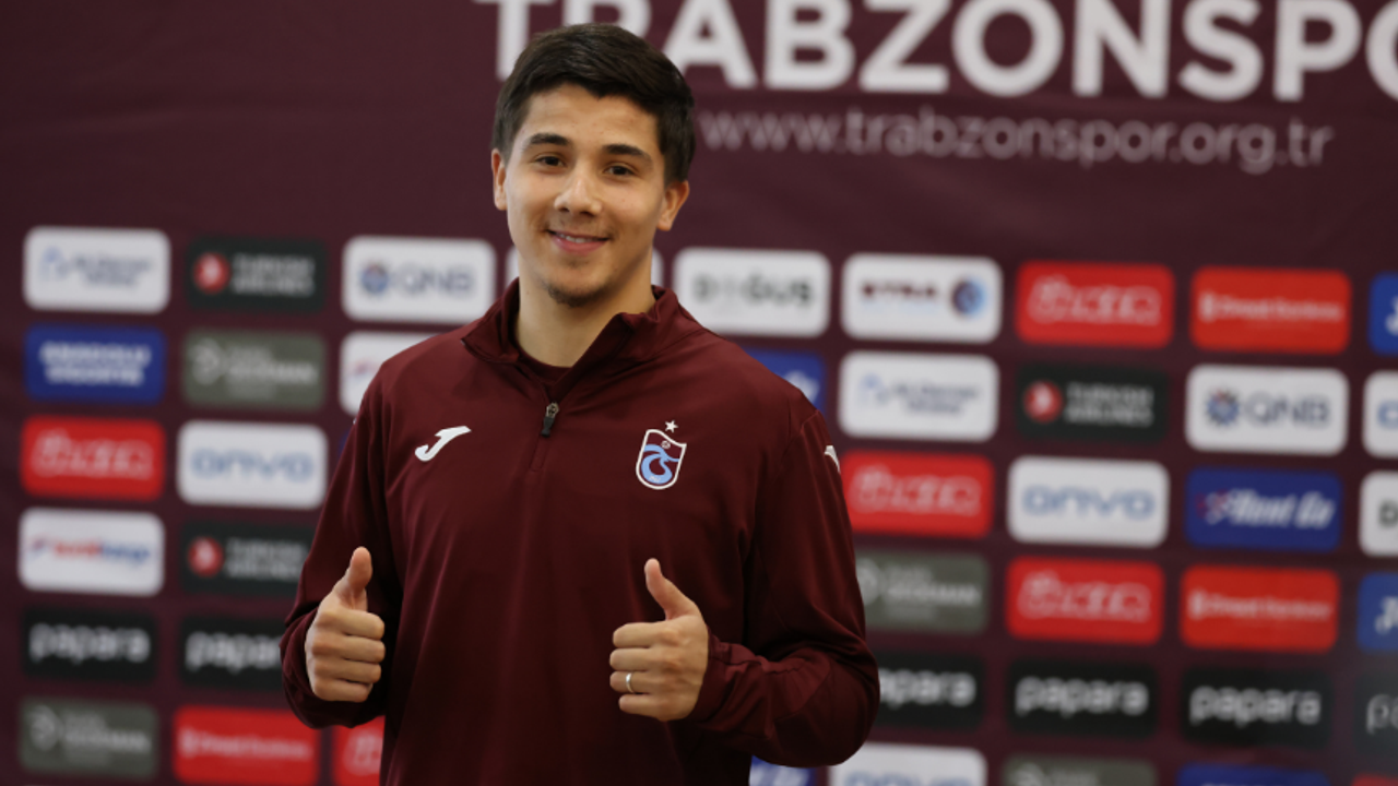 "FUTBOLCUMUZ BENJAMİN BOUCHOUARİ BASIN TOPLANTISI DÜZENLEDİ"