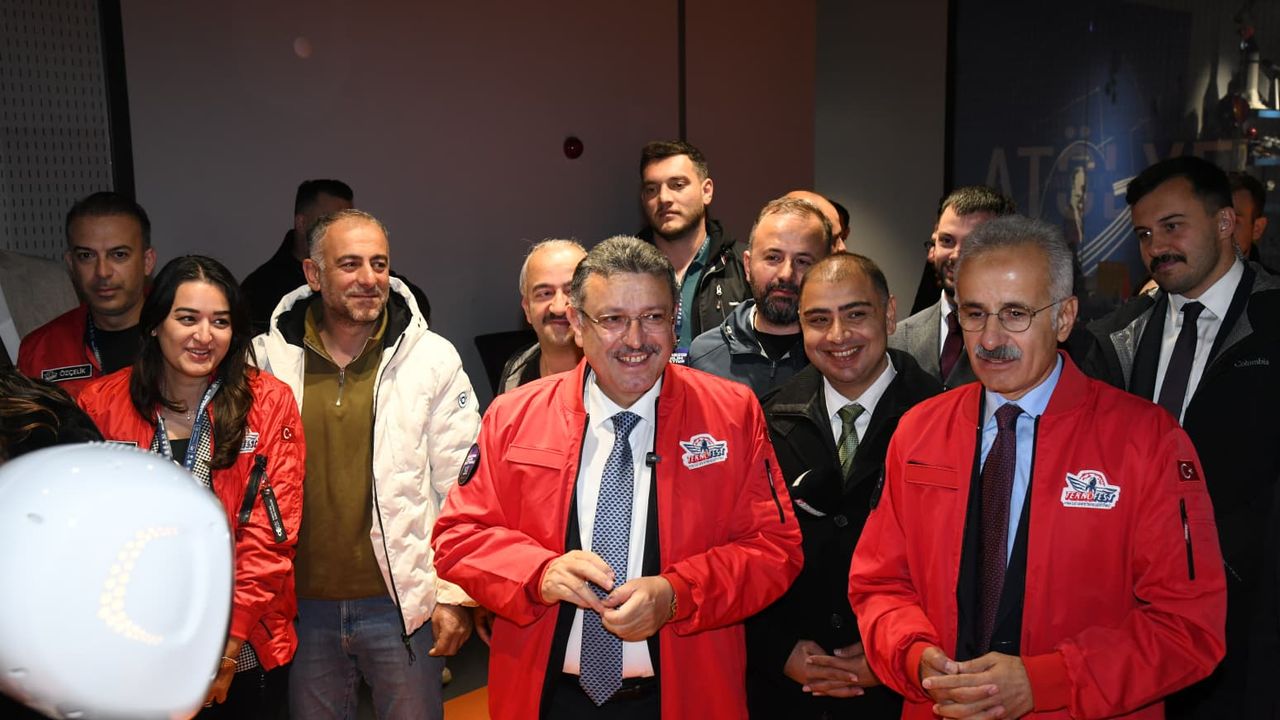 "BAKAN URALOĞLU VE BAŞKAN GENÇ’TEN BİLİM FESTİVALİ’NE ZİYARET"