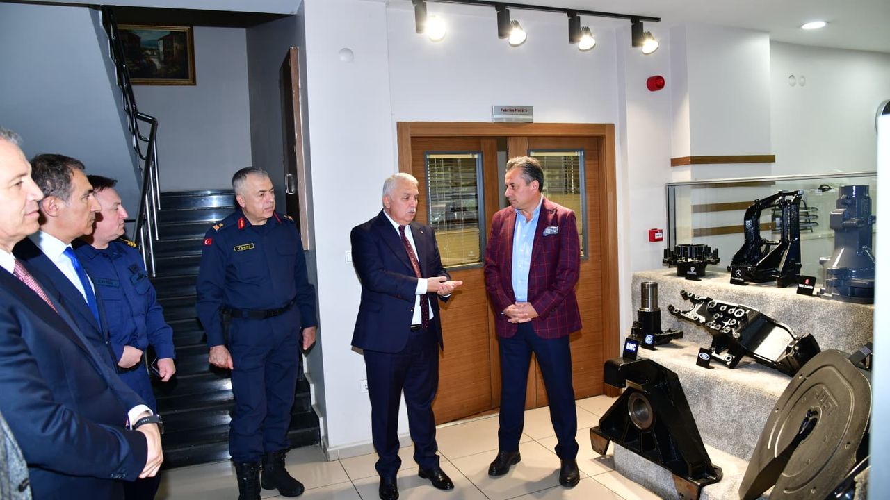 "VALİ YILDIRIM’DAN HEKİMOĞLU DÖKÜM SANAYİ’YE ZİYARET"