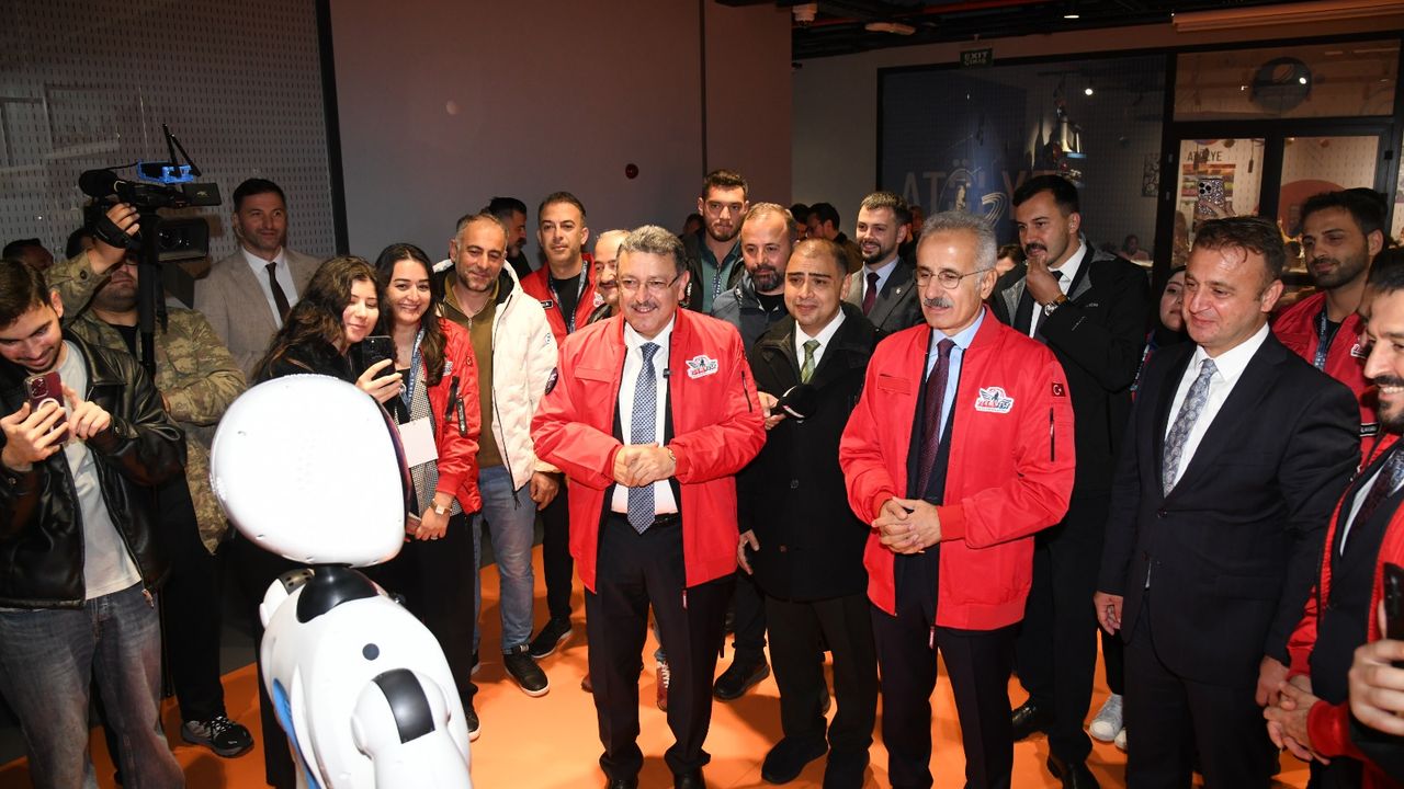 "57 KURUM VE 200 BİN ZİYARETÇİ BİLİMLE BULUŞTU"