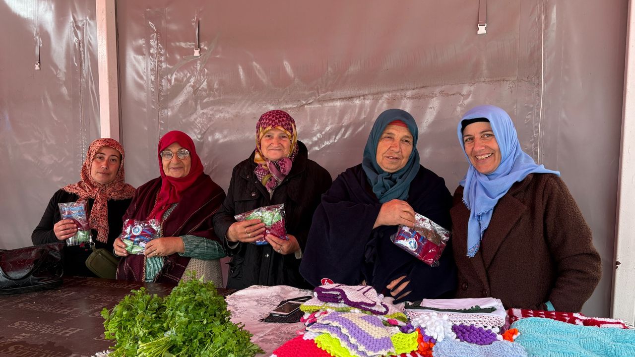 "ORTAHİSAR BELEDİYESİ, DÜNYA KADIN ÇİFTÇİLER GÜNÜ’NÜ KÖY PAZARLARINDA KUTLADI"