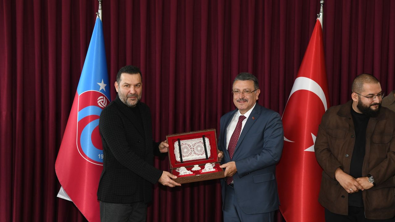 "BAŞKAN GENÇ, MEHMED: FETİHLER SULTANI EKİBİYLE BİR ARAYA GELDİ"