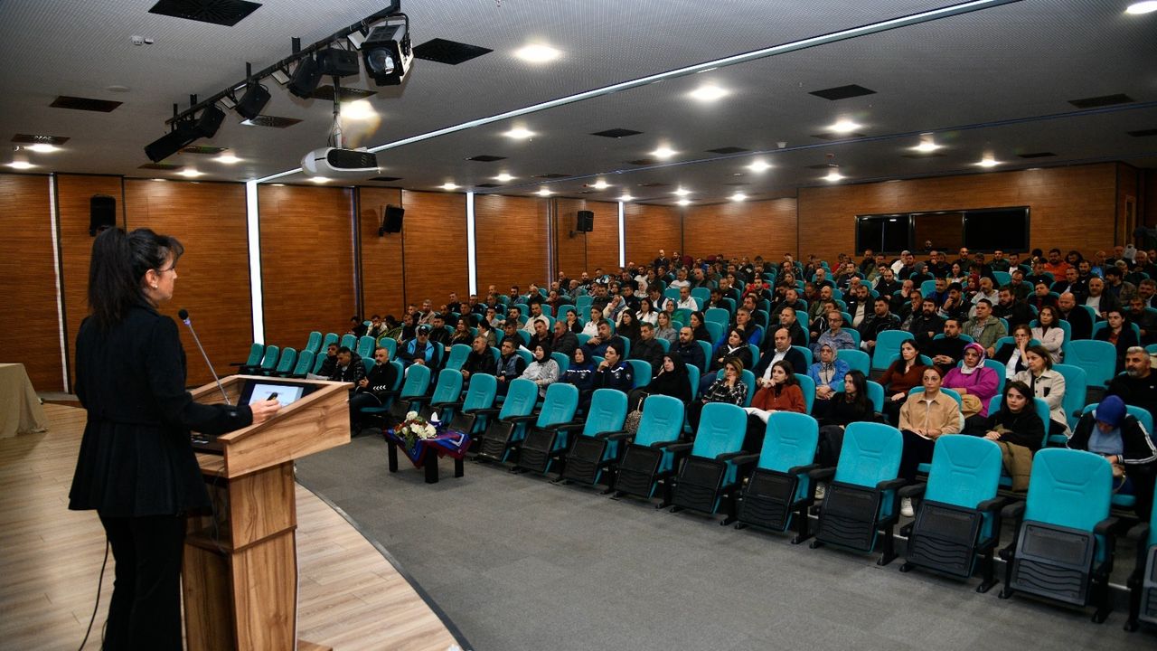 "BELEDİYE PERSONELİNE İŞ SAĞLIĞI VE GÜVENLİĞİ EĞİTİMİ VERİLDİ"