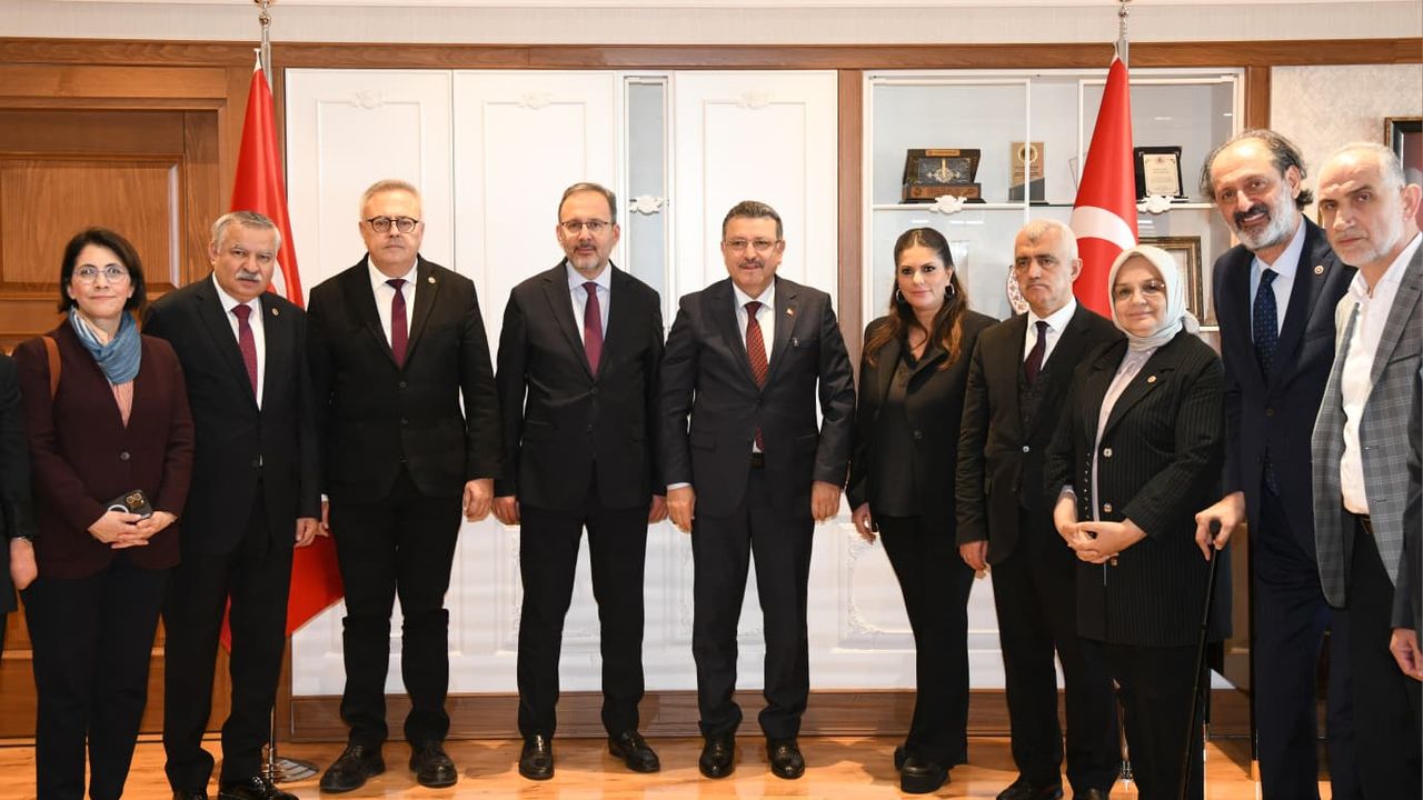 "TBMM HEYETİ BÜYÜKŞEHİR BELEDİYESİ’Nİ ZİYARET ETTİ"