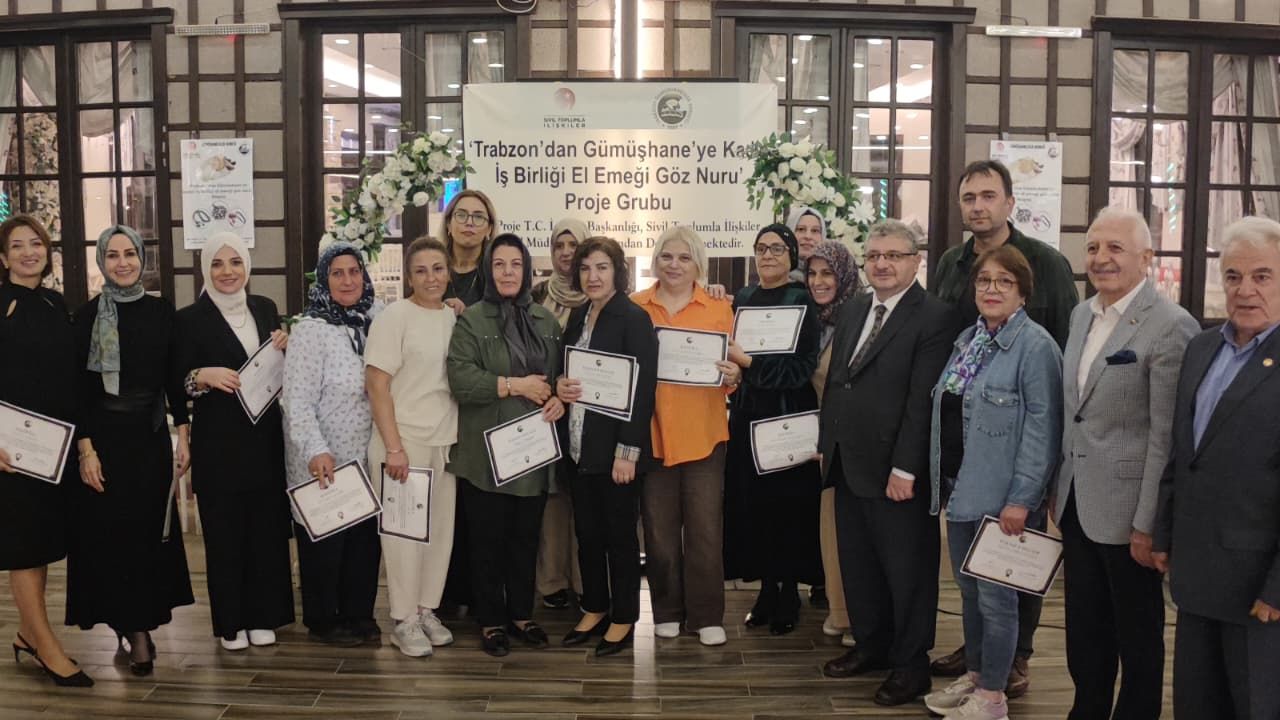 "GÜMÜŞHANELİLER DERNEĞİ’NDEN KAZAZİYE EL SANATLARI PROJESİ KAPANIŞ PROGRAMI"