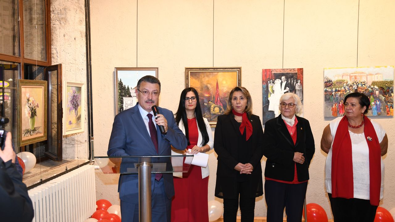“CUMHURİYET RUHUNU SANATLA YAŞATIYORUZ”