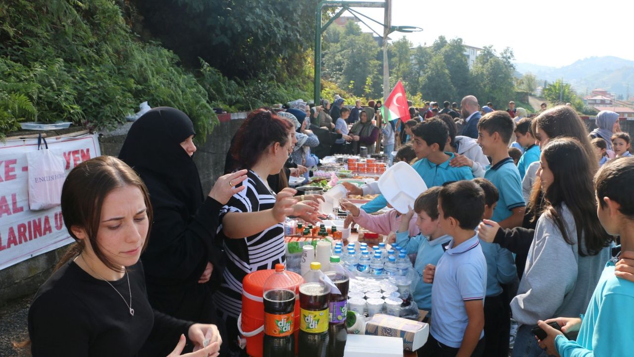 "GAZZE’YE YARDIM İÇİN OF’TAKİ TÜM OKULLARDA KERMES SEFERBERLİĞİ"