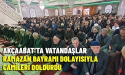 AKÇAABAT’TA VATANDAŞLAR RAMAZAN BAYRAMI DOLAYISIYLA CAMİLERİ DOLDURDU