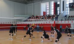 “VOLEYBOL TURNUVASI BAŞLADI”