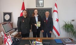 "GAZİ TORUNLARINDAN KKTC TRABZON BAŞKONSOLOSUNA ZİYARET"