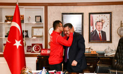 "BAŞKAN GENÇ’TEN DOWN SENDROMLU MİLLİ SPORCULARA DESTEK"