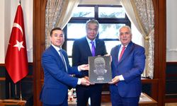 "VALİ AZİZ YILDIRIM TÜRKSOY HEYETİ İLE MAKAMINDA BİR ARAYA GELDİ"
