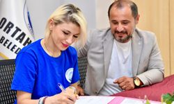 "ORTAHİSAR BELEDİYESPOR KADIN HENTBOL TAKIMI, KADROSUNU GÜÇLENDİRDİ"