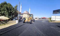 "BÜYÜKŞEHİR’İN YOL ÇALIŞMALARI GECE-GÜNDÜZ SÜRÜYOR"