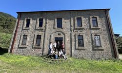 “130 YILDIR 6 KUŞAK AYNI EVDE YAŞIYOR”