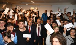 "BÜYÜKŞEHİR’DEN 10 BİN ÖĞRENCİYE DİJİTAL EĞİTİM DESTEĞİ"