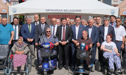 "ORTAHİSAR BELEDİYESİ’NİN ENGELLİ BİREYLERE AKÜLÜ SANDALYE VE YATAK DESTEĞİ SÜRÜYOR"
