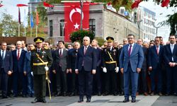 "CUMHURİYET’İN 102. YILI DOLAYISIYLA ATATÜRK ANITI’NA ÇELENK SUNULDU"