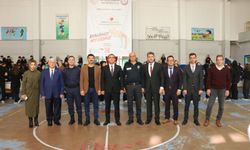 "KAYMAKAM EŞREF AKÇA, OF FEN LİSESİ’NİN GAZZE İÇİN DÜZENLEDİĞİ YARDIM KERMESİNE KATILDI"