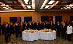 "VALİ AZİZ YILDIRIM’DAN KKTC’NİN 42. KURULUŞ YILDÖNÜMÜNDE BİRLİK VE KARDEŞLİK MESAJI"