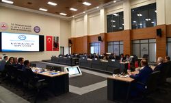 "VALİ AZİZ YILDIRIM BAŞKANLIĞINDA DEĞERLENDİRME TOPLANTISI DÜZENLENDİ"