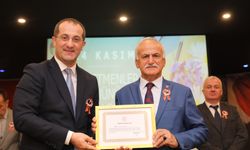 "24 KASIM ÖĞRETMENLER GÜNÜ AKÇAABAT’TA KUTLANDI"