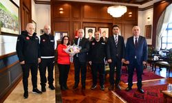 "VALİ YILDIRIM AFAD PERSONELİNİ KABUL ETTİ"