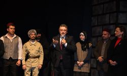 "BAŞKAN GENÇ MUHACİRLİK OYUNUNU GENÇLERİMİZ MUTLAKA İZLEMELİ"