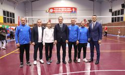 "24 KASIM ÖĞRETMENLER GÜNÜ VOLEYBOL TURNUVASI SONA ERDİ"