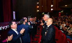 "VALİ AZİZ YILDIRIM “GEÇMİŞTEN GELECEĞE KIBRIS SORUNU VE MİLLÎ DAVAMIZ” ADLI KONFERANSA KATILDI"