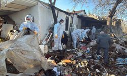 "ORTAHİSAR’DA 3 ÇÖP EV BOŞALTILDI, TONLARCA ATIK ÇIKARILDI"