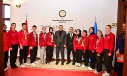 "BAŞKAN GENÇ, ŞAMPİYONLARI AĞIRLADI"